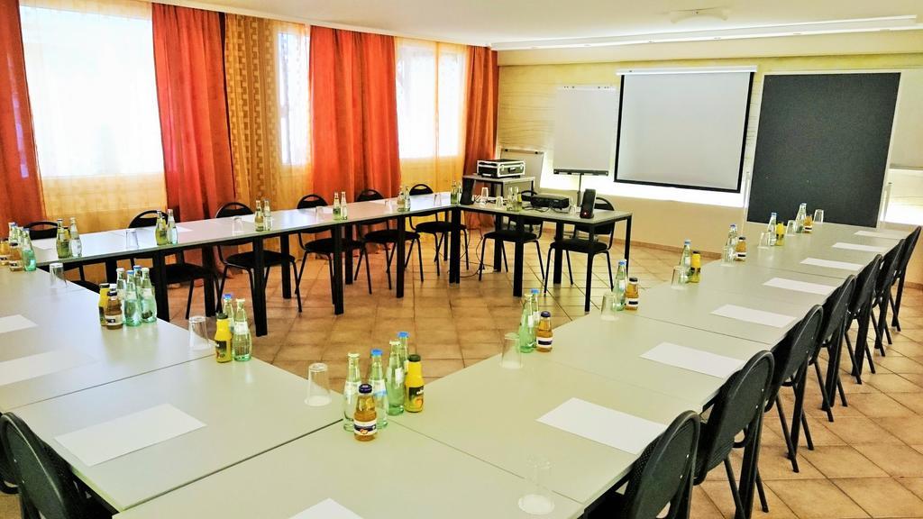 Hotel Petersburg Superior Дюссельдорф Экстерьер фото